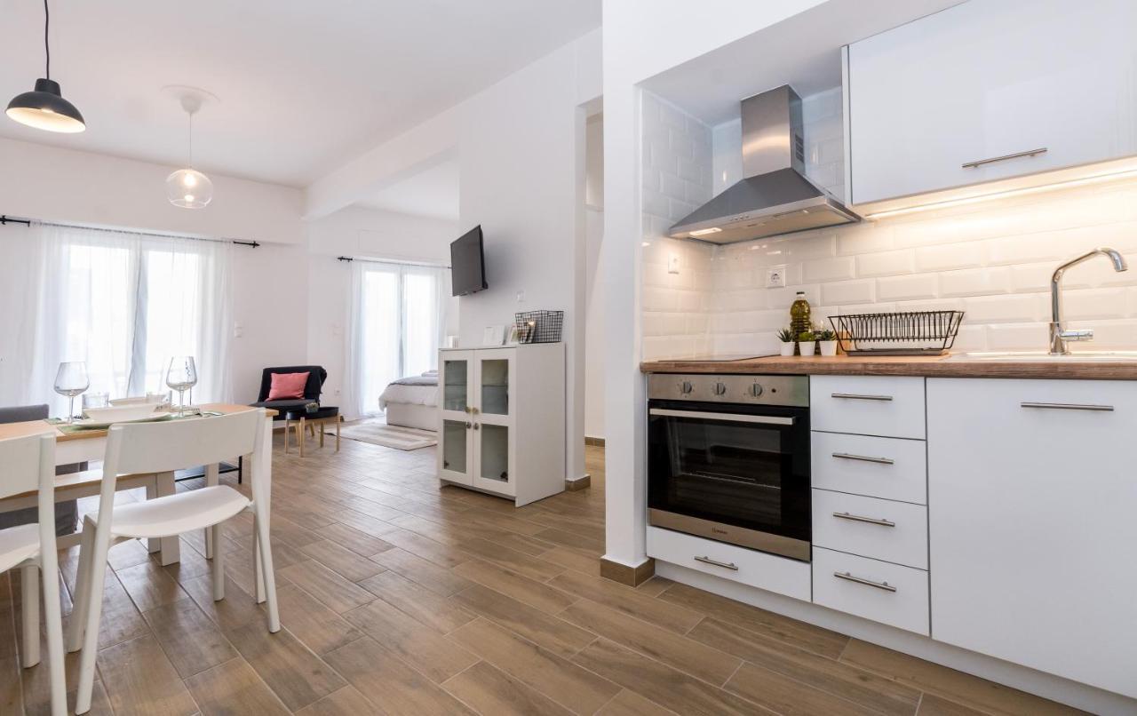 Wide Comfy Studio Apartment Centrally Located In Thissio أثينا المظهر الخارجي الصورة